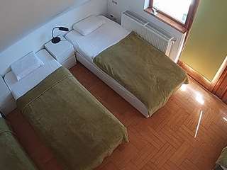 voyeurcam-julmodels-bed-7