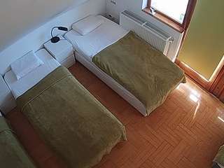 voyeurcam-julmodels-bed-7