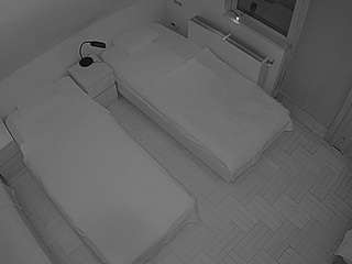 voyeurcam-julmodels-bed-7