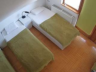 voyeurcam-julmodels-bed-7