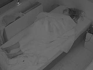 voyeurcam-julmodels-bed-7 webcam