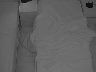 voyeurcam-julmodels-bed-7