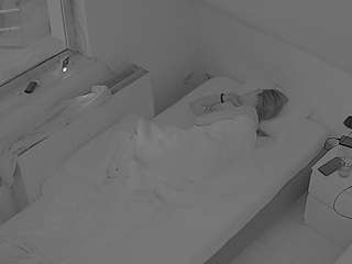 voyeurcam-julmodels-bed-7