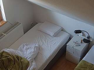 voyeurcam-julmodels-bed-7 webcam