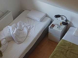 voyeurcam-julmodels-bed-7