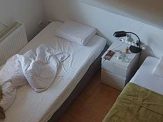 voyeurcam-julmodels-bed-7