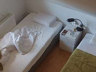 voyeurcam-julmodels-bed-7