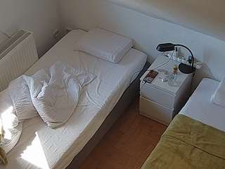 voyeurcam-julmodels-bed-7