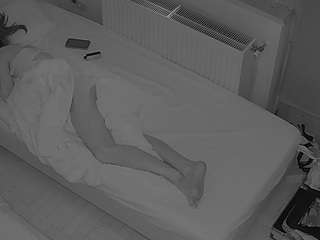 voyeurcam-julmodels-bed-7