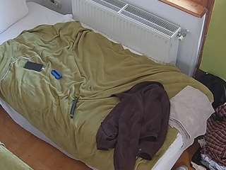 voyeurcam-julmodels-bed-7