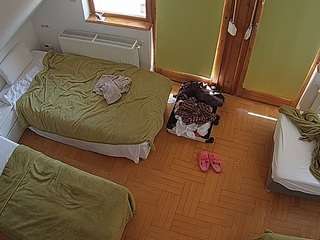 voyeurcam-julmodels-bed-7