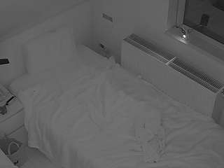 voyeurcam-julmodels-bed-7