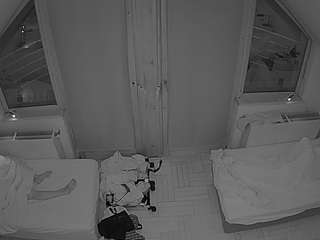 voyeurcam-julmodels-bed-7