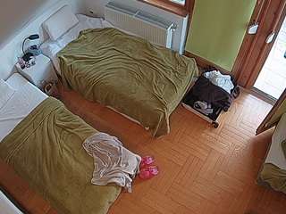 voyeurcam-julmodels-bed-7