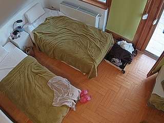 voyeurcam-julmodels-bed-7
