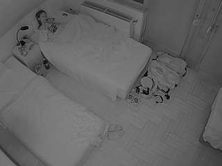 voyeurcam-julmodels-bed-7