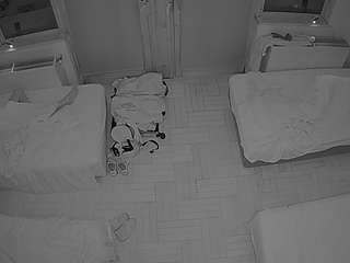 voyeurcam-julmodels-bed-7
