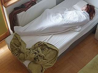 voyeurcam-julmodels-bed-7