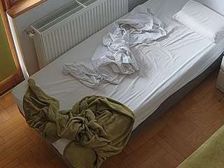 voyeurcam-julmodels-bed-7