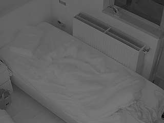voyeurcam-julmodels-bed-7