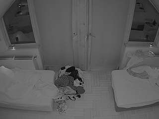 voyeurcam-julmodels-bed-7