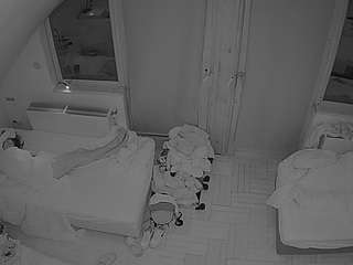 voyeurcam-julmodels-bed-7