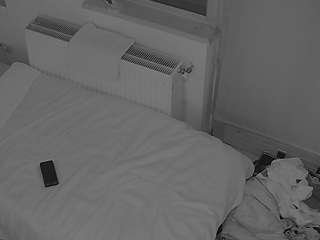 voyeurcam-julmodels-bed-7