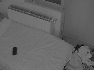voyeurcam-julmodels-bed-7