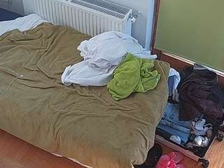 voyeurcam-julmodels-bed-7