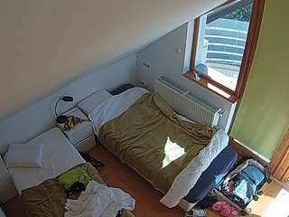 Live stream of voyeurcam-julmodels-bed-7