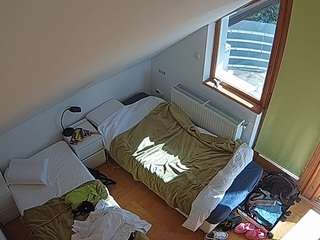 Live stream of voyeurcam-julmodels-bed-7
