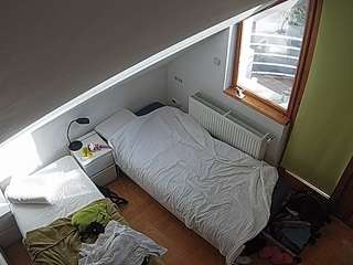 Live stream of voyeurcam-julmodels-bed-7