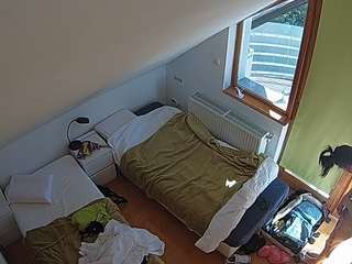 voyeurcam-julmodels-bed-7