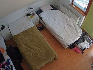 voyeurcam-julmodels-bed-7