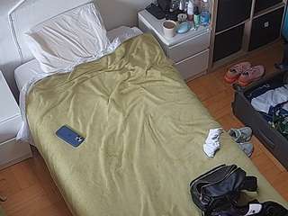voyeurcam-julmodels-bed-7