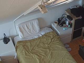 voyeurcam-julmodels-bed-7