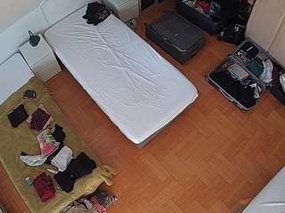 voyeurcam-julmodels-bed-7