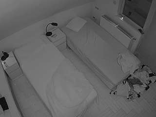 voyeurcam-julmodels-bed-7