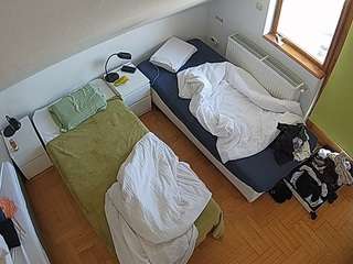 voyeurcam-julmodels-bed-7