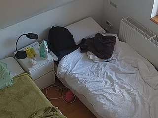 voyeurcam-julmodels-bed-7