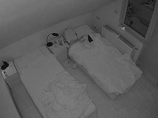 voyeurcam-julmodels-bed-7