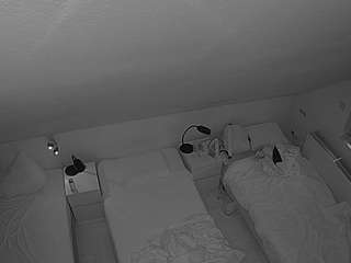 voyeurcam-julmodels-bed-7