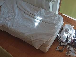 voyeurcam-julmodels-bed-7