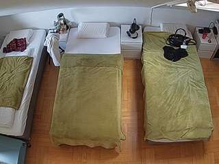 voyeurcam-julmodels-bed-7