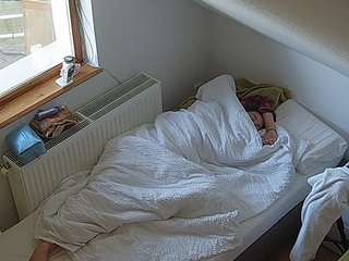 voyeurcam-julmodels-bed-7