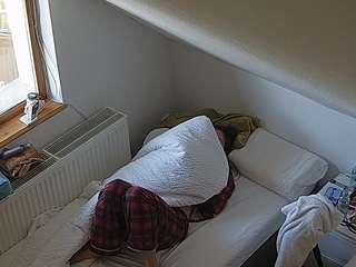 voyeurcam-julmodels-bed-7