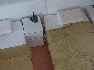 voyeurcam-julmodels-bed-7 webcam