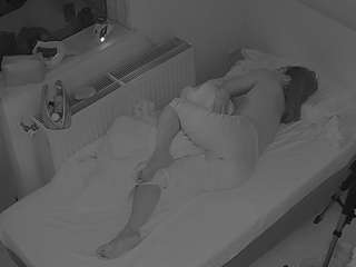 voyeurcam-julmodels-bed-7 webcam
