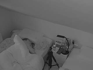 voyeurcam-julmodels-bed-7 webcam