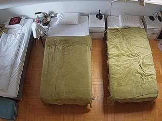 voyeurcam-julmodels-bed-7 webcam